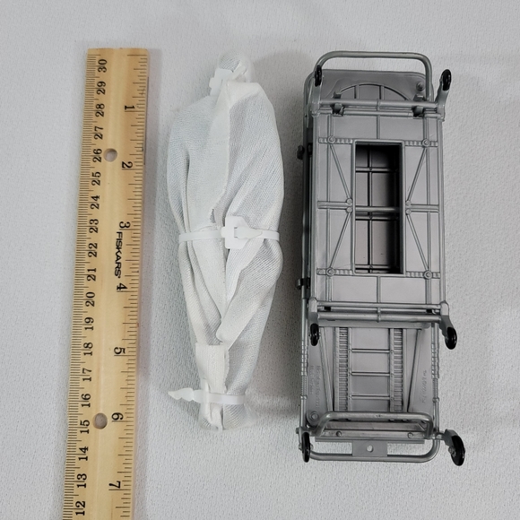 X-Files 1998 Body On Hospital Gurney Toy Figure By McFarlane Toys - Picture 9 of 15